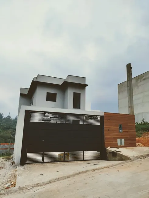 Foto 1 de Sobrado com 3 Quartos à venda, 126m² em Laranjeiras, Caieiras