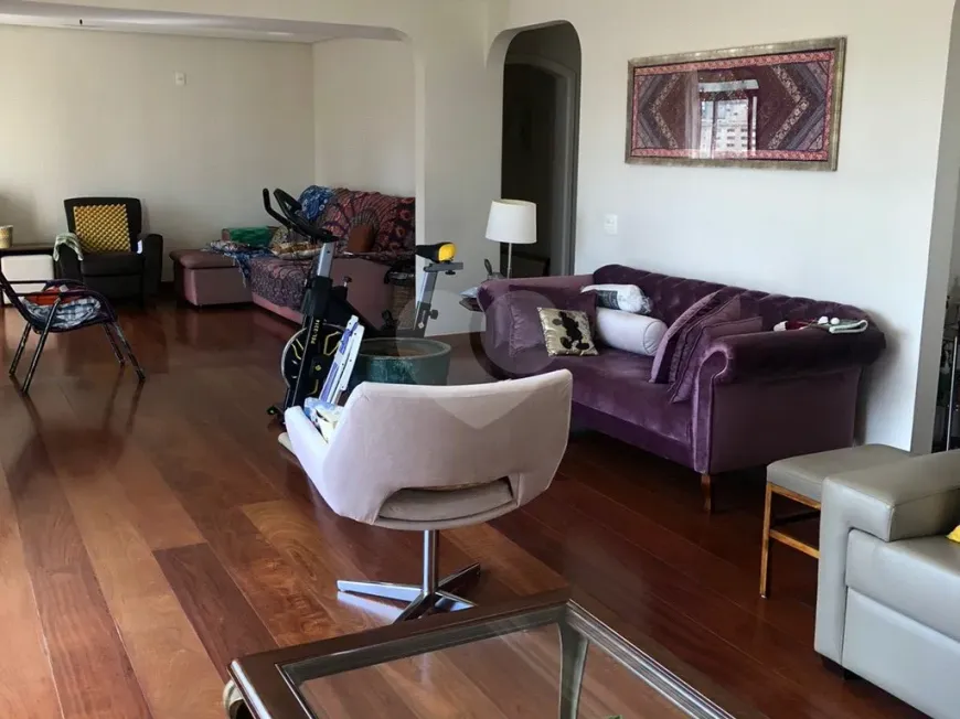 Foto 1 de Apartamento com 3 Quartos à venda, 182m² em Higienópolis, São Paulo