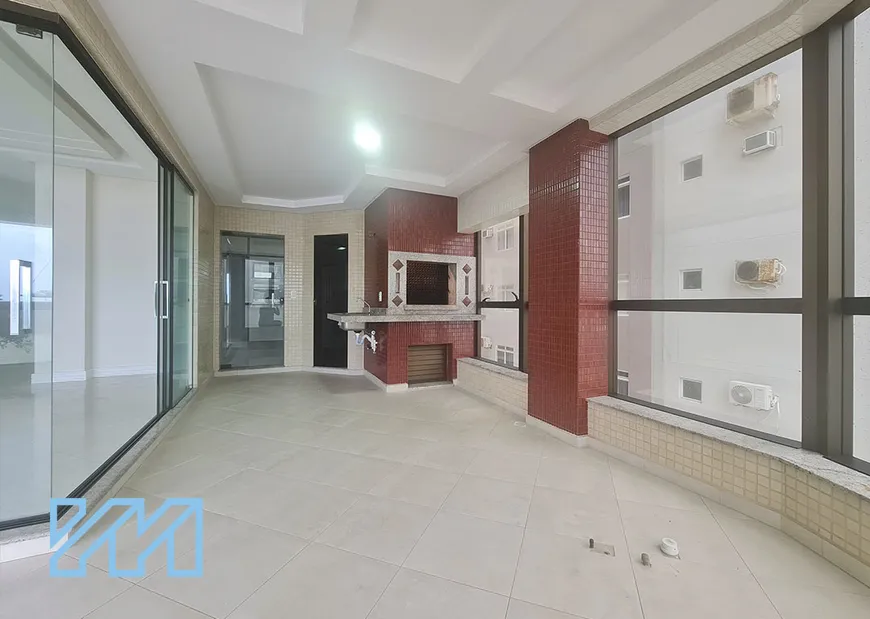 Foto 1 de Apartamento com 4 Quartos à venda, 243m² em Centro, Itapema