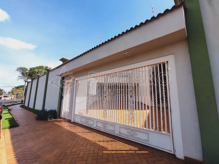 Foto 1 de Casa com 4 Quartos para alugar, 263m² em Ribeirânia, Ribeirão Preto