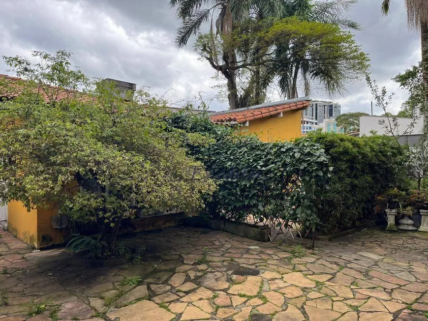 Foto 1 de Casa com 4 Quartos para alugar, 320m² em Jardim Paulista, São Paulo