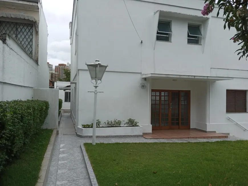 Foto 1 de Casa com 4 Quartos para venda ou aluguel, 380m² em Pacaembu, São Paulo