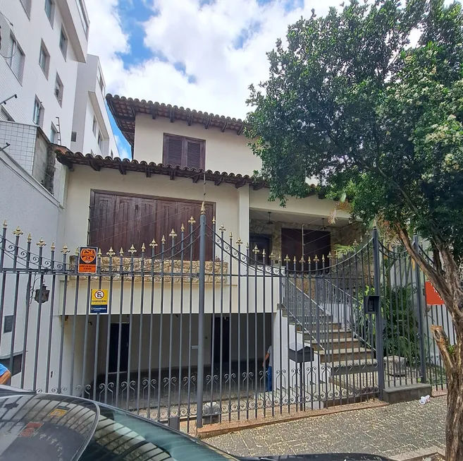 Foto 1 de Casa com 6 Quartos à venda, 355m² em Prado, Belo Horizonte
