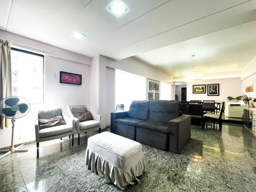 Foto 1 de Apartamento com 4 Quartos à venda, 235m² em Nazaré, Belém