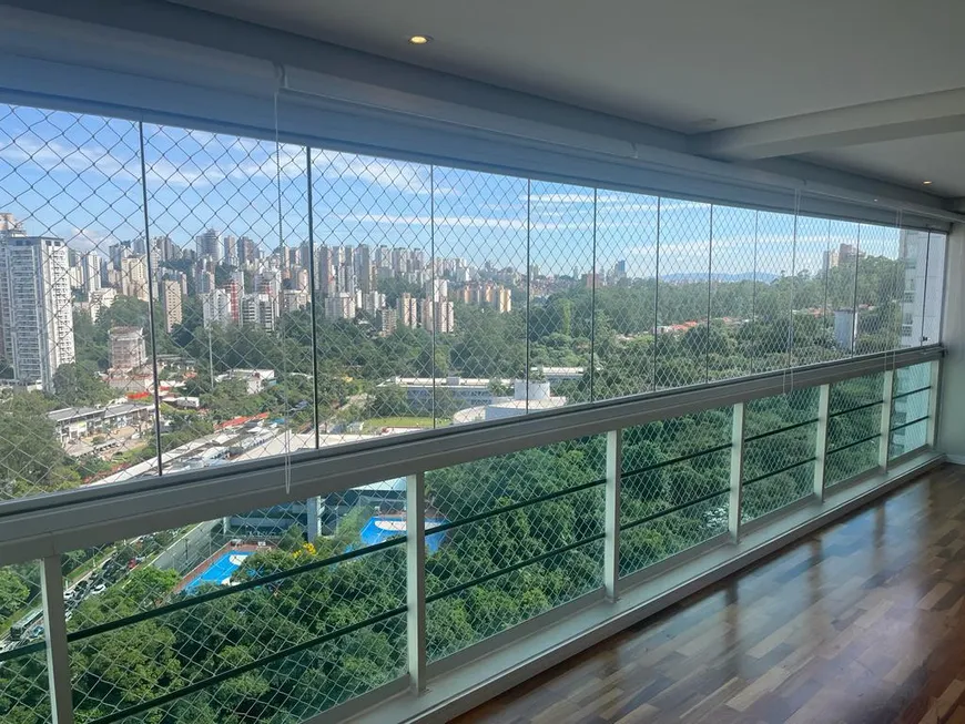 Foto 1 de Apartamento com 3 Quartos à venda, 142m² em Panamby, São Paulo