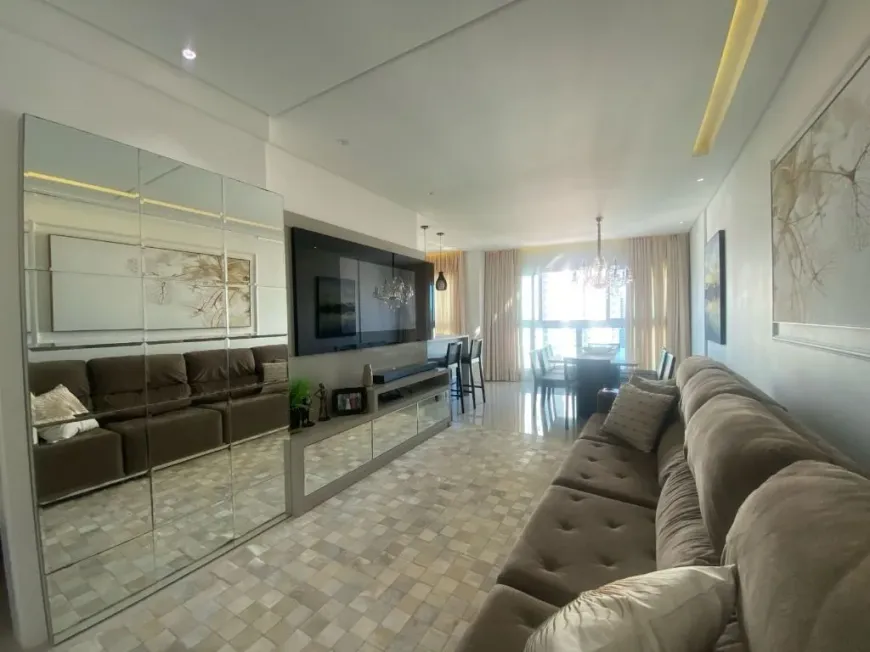 Foto 1 de Apartamento com 4 Quartos para alugar, 136m² em Pioneiros, Balneário Camboriú