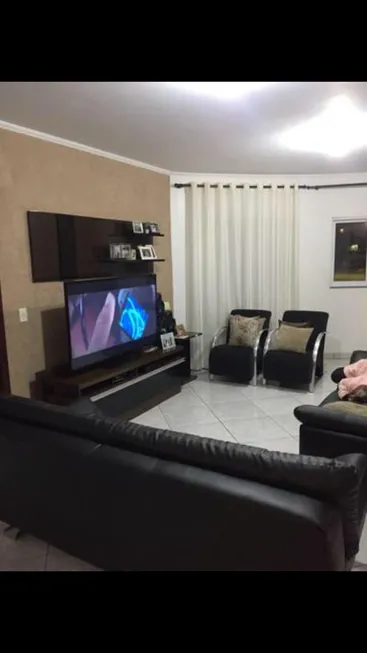 Foto 1 de Sobrado com 3 Quartos à venda, 230m² em Jardim Las Vegas, Santo André