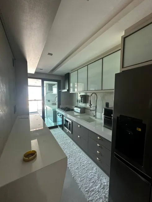 Foto 1 de Apartamento com 4 Quartos à venda, 168m² em Atalaia, Aracaju