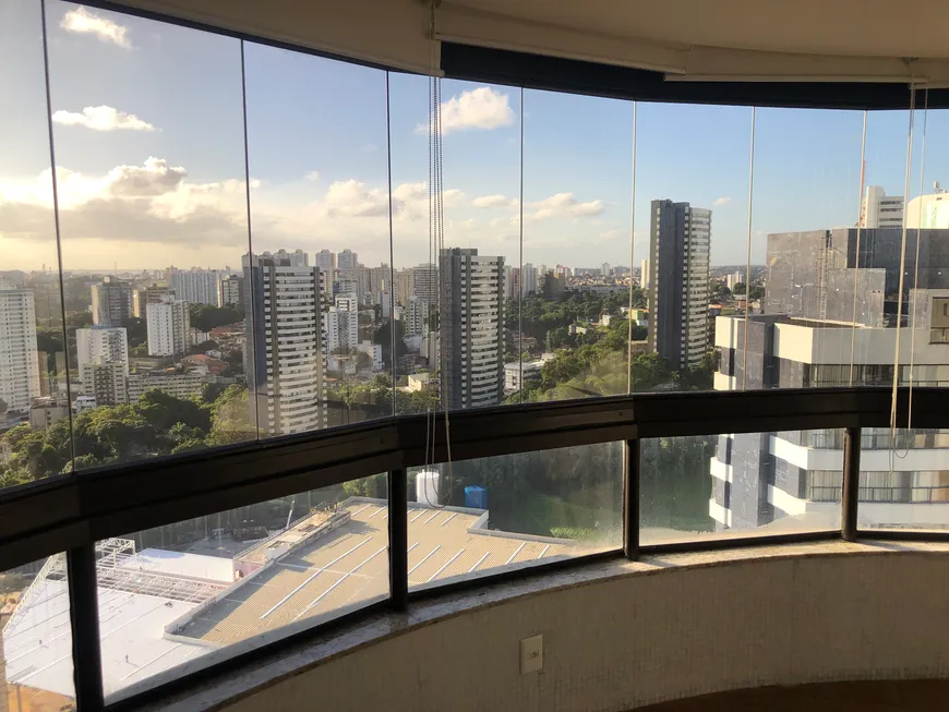 Foto 1 de Apartamento com 5 Quartos à venda, 600m² em Candeal, Salvador