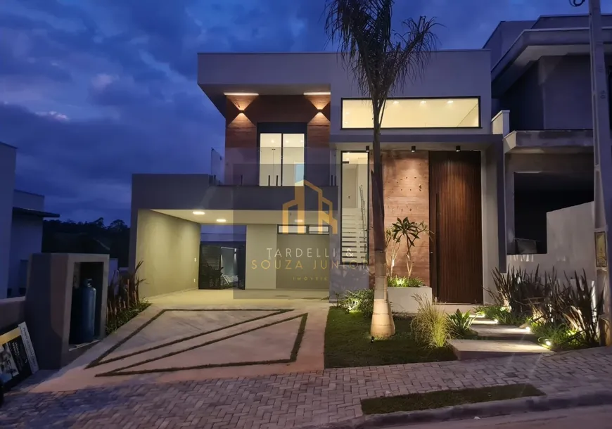 Foto 1 de Casa de Condomínio com 3 Quartos à venda, 205m² em Cezar de Souza, Mogi das Cruzes