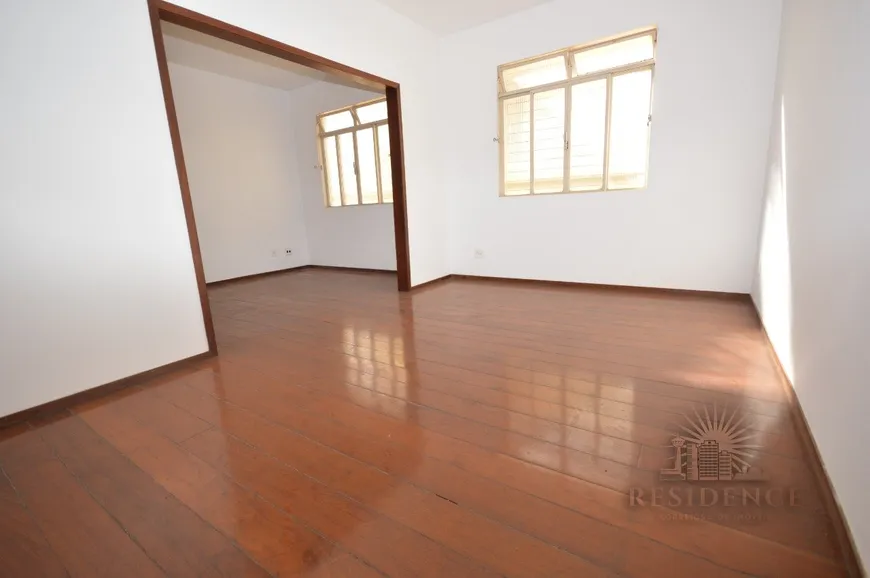 Foto 1 de Apartamento com 4 Quartos à venda, 140m² em Santo Antônio, Belo Horizonte