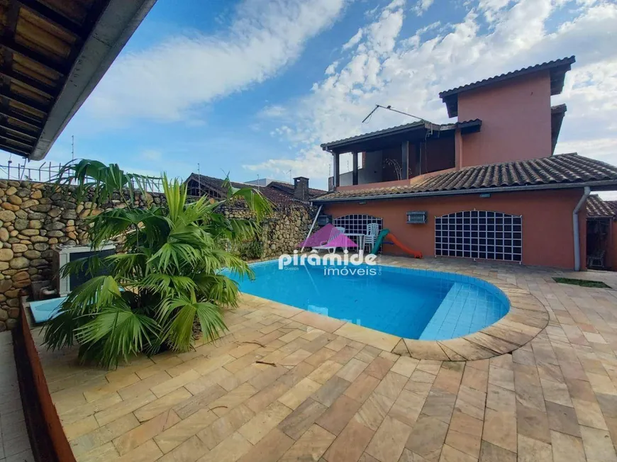 Foto 1 de Casa com 4 Quartos à venda, 320m² em Martim de Sa, Caraguatatuba