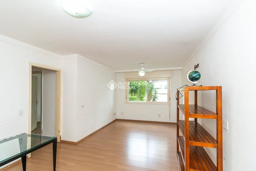 Foto 1 de Apartamento com 3 Quartos à venda, 100m² em Moinhos de Vento, Porto Alegre