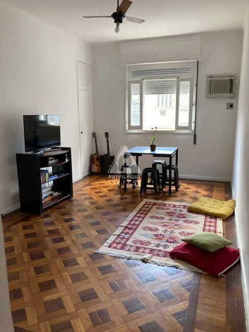 Foto 1 de Apartamento com 3 Quartos à venda, 75m² em Botafogo, Rio de Janeiro