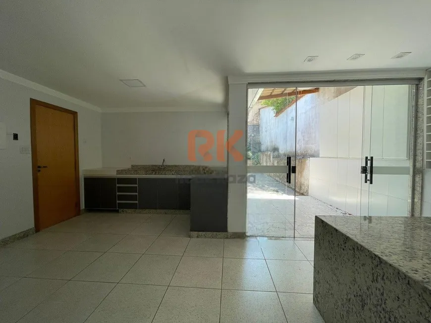 Foto 1 de Casa com 3 Quartos à venda, 220m² em Alípio de Melo, Belo Horizonte