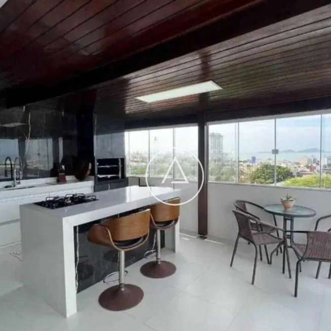 Foto 1 de Cobertura com 2 Quartos à venda, 173m² em Glória, Macaé