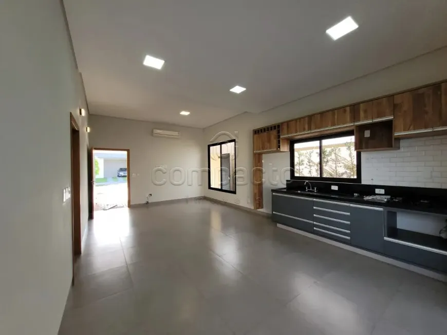 Foto 1 de Casa de Condomínio com 2 Quartos para alugar, 136m² em Condomínio Bella Vitta Monte Libano, Bady Bassitt
