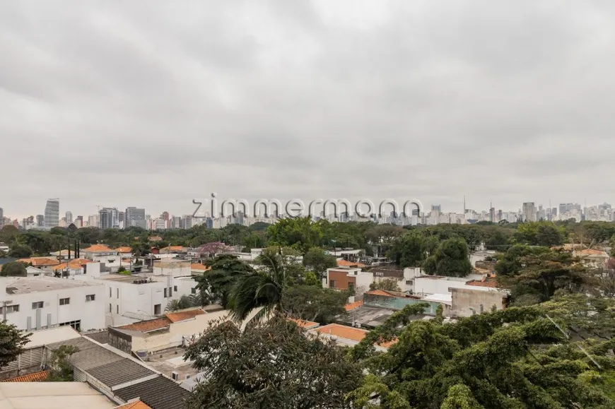 Foto 1 de Apartamento com 3 Quartos à venda, 193m² em Jardim Europa, São Paulo