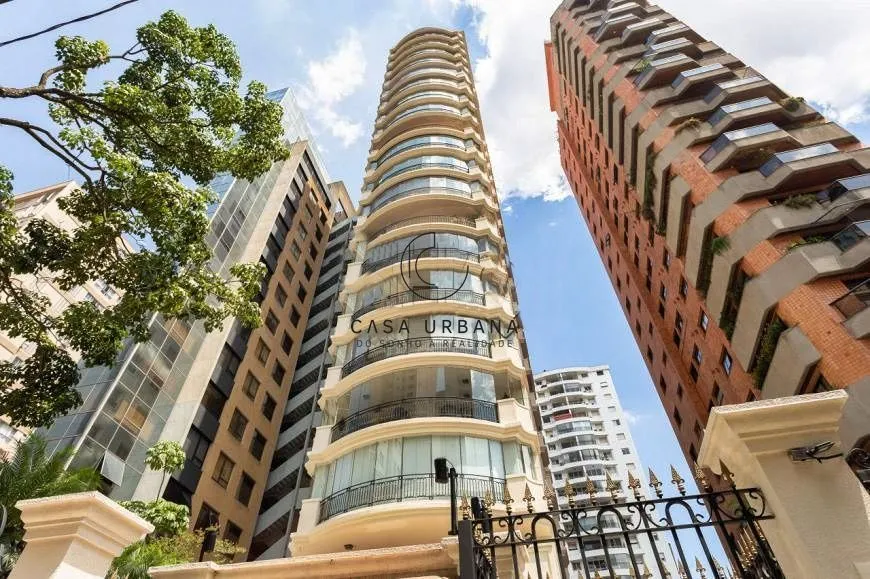 Foto 1 de Apartamento com 3 Quartos à venda, 262m² em Itaim Bibi, São Paulo