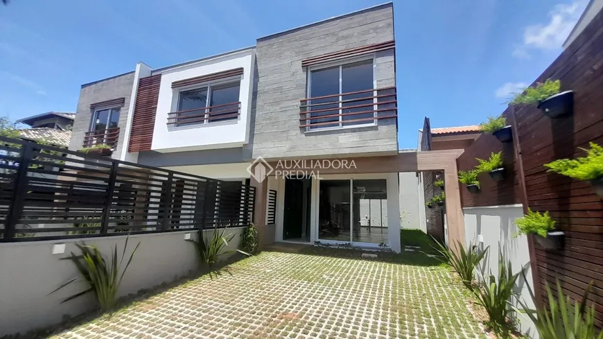 Foto 1 de Casa com 3 Quartos à venda, 133m² em Rio Tavares, Florianópolis