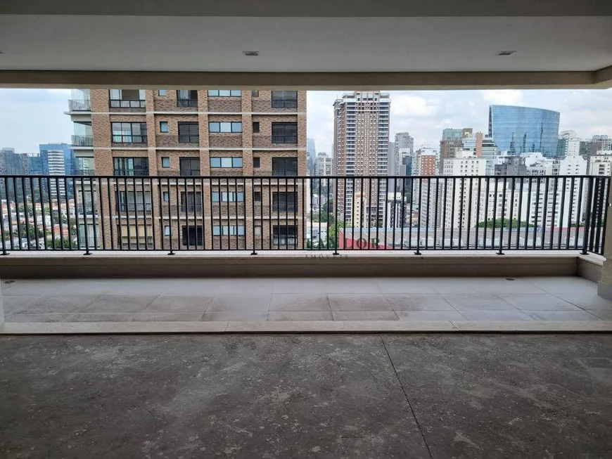 Foto 1 de Apartamento com 2 Quartos à venda, 146m² em Itaim Bibi, São Paulo