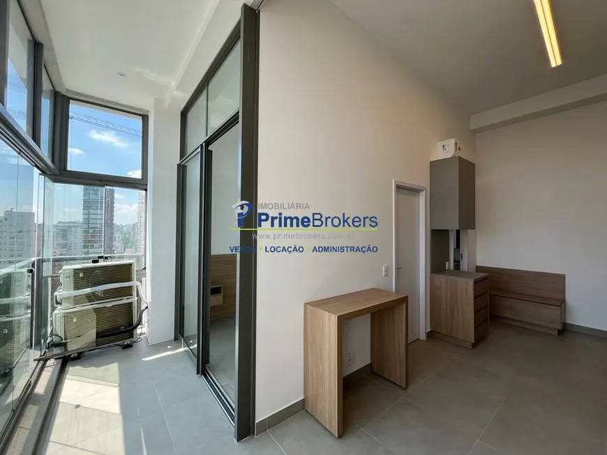 Foto 1 de Apartamento com 1 Quarto para alugar, 40m² em Moema, São Paulo
