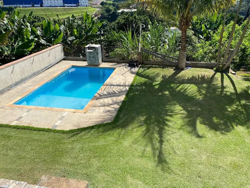 Foto 1 de Fazenda/Sítio com 3 Quartos à venda, 160m² em Bairro Country Residencial Felix, Bom Jesus dos Perdões