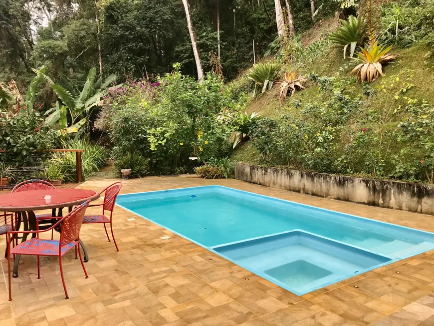 Foto 1 de Sobrado com 3 Quartos à venda, 220m² em Itaipava, Petrópolis