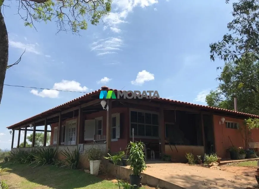 Foto 1 de Fazenda/Sítio com 1 Quarto à venda, 156m² em Zona Rural, Cláudio