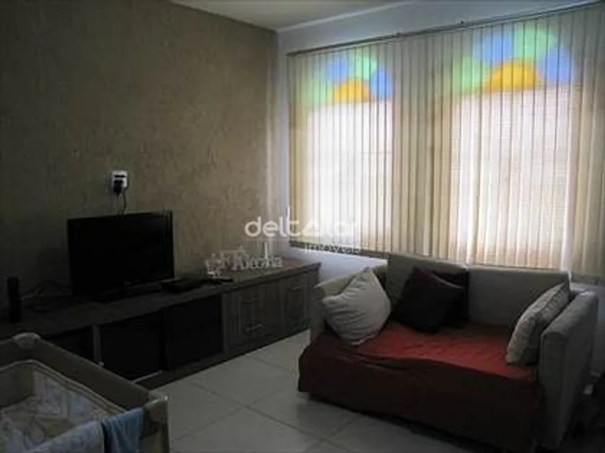 Foto 1 de Casa com 3 Quartos à venda, 243m² em Vila Clóris, Belo Horizonte