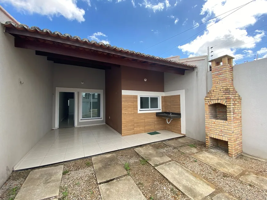 Foto 1 de Casa com 2 Quartos à venda, 80m² em Ancuri, Itaitinga