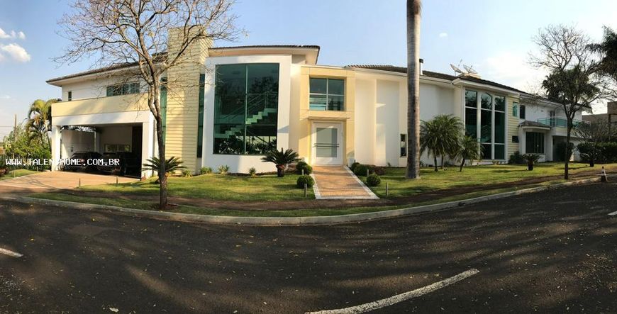 Properties for sale on Rua Eleonor Roosevelt in Brasília