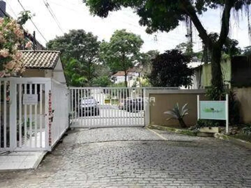 Foto 1 de Lote/Terreno à venda, 600m² em Baldeador, Niterói