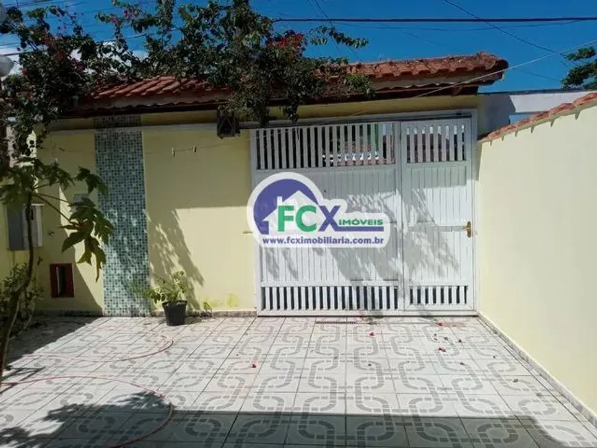 Foto 1 de Casa com 2 Quartos à venda, 64m² em Vila Loty, Itanhaém