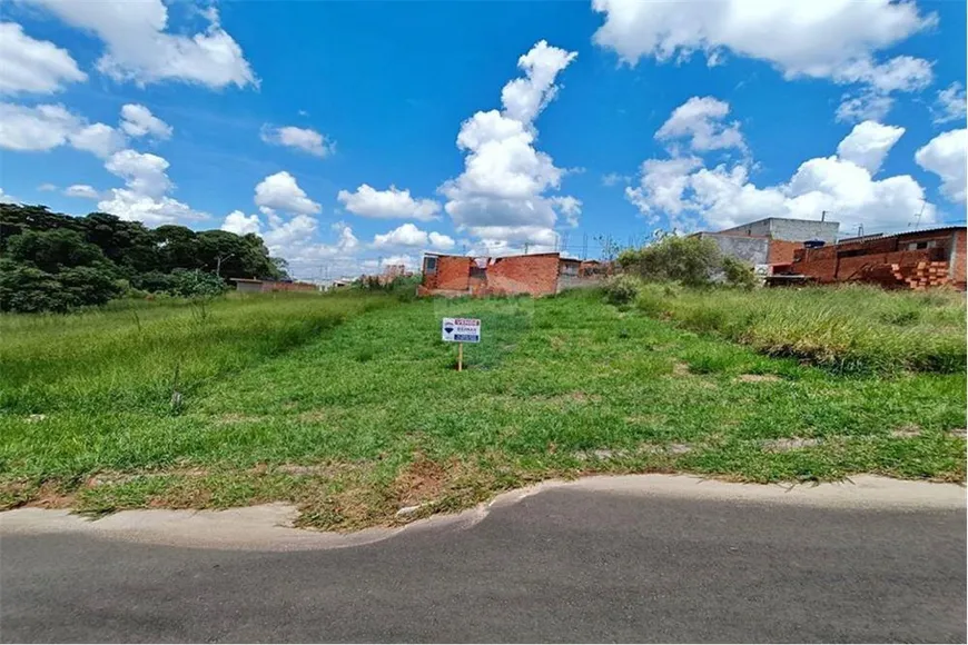 Foto 1 de Lote/Terreno à venda, 250m² em Livia II, Botucatu