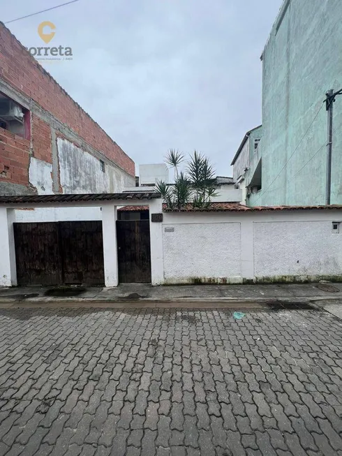 Foto 1 de Casa com 4 Quartos à venda, 150m² em Nova Esperanca, Rio das Ostras