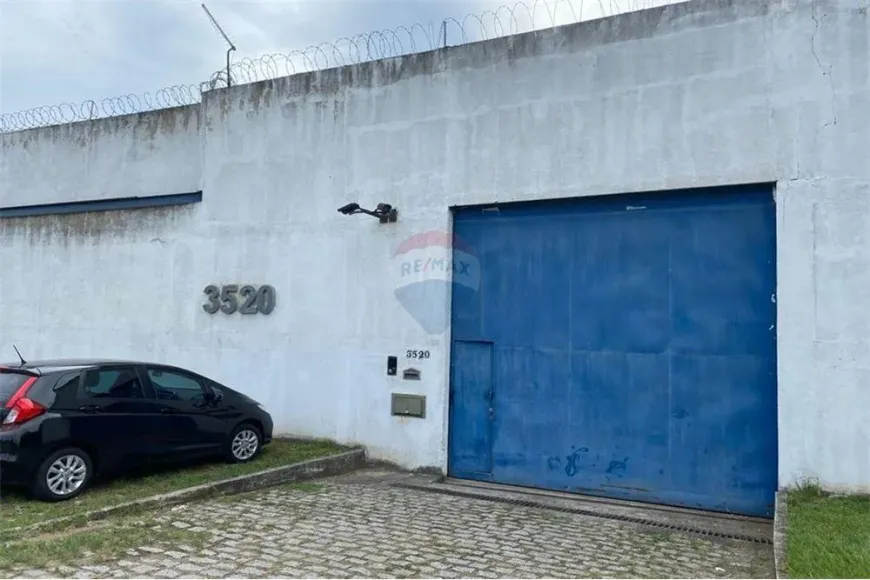 Foto 1 de Galpão/Depósito/Armazém à venda, 4000m² em Guaratiba, Rio de Janeiro