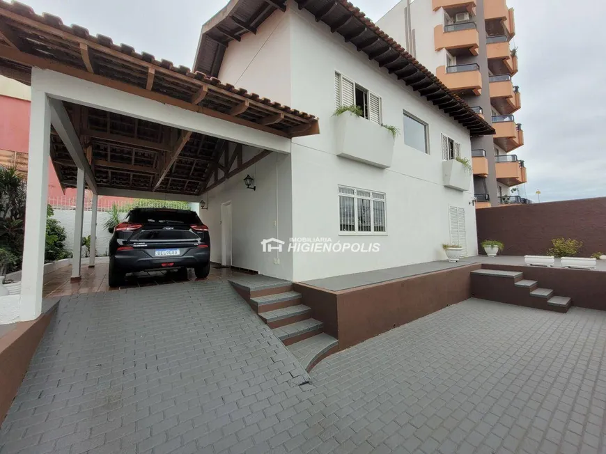 Foto 1 de Sobrado com 4 Quartos à venda, 218m² em Boa Vista, Londrina