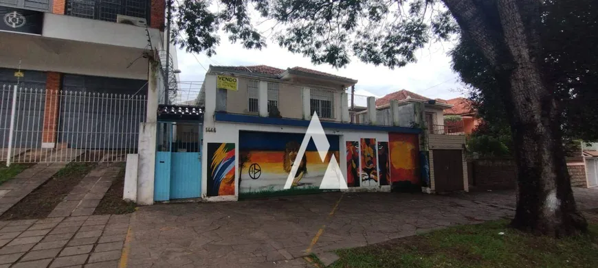 Foto 1 de Casa com 4 Quartos à venda, 238m² em Glória, Porto Alegre