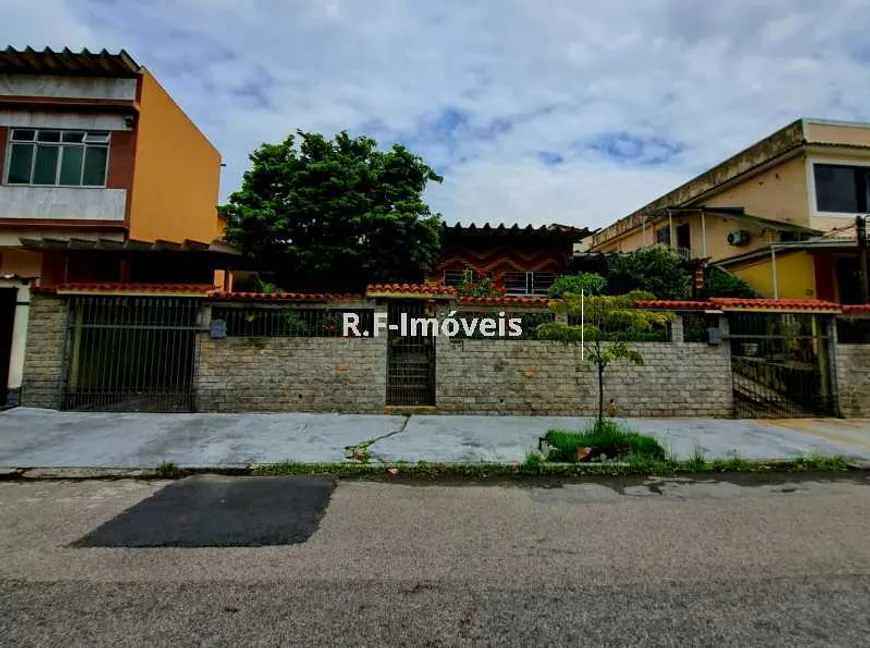 Foto 1 de Casa de Condomínio com 4 Quartos à venda, 331m² em  Vila Valqueire, Rio de Janeiro