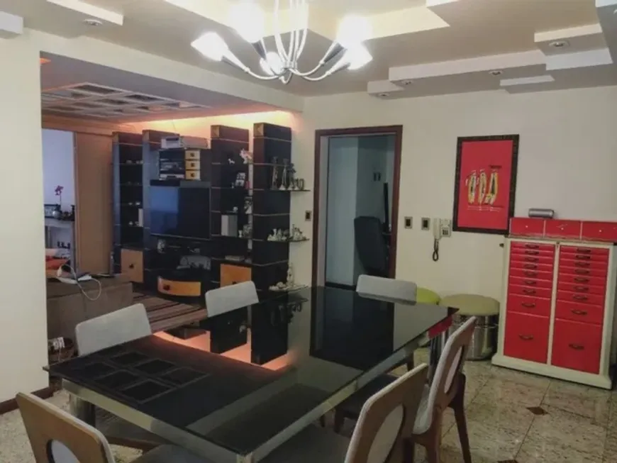 Foto 1 de Apartamento com 4 Quartos à venda, 250m² em Imbetiba, Macaé