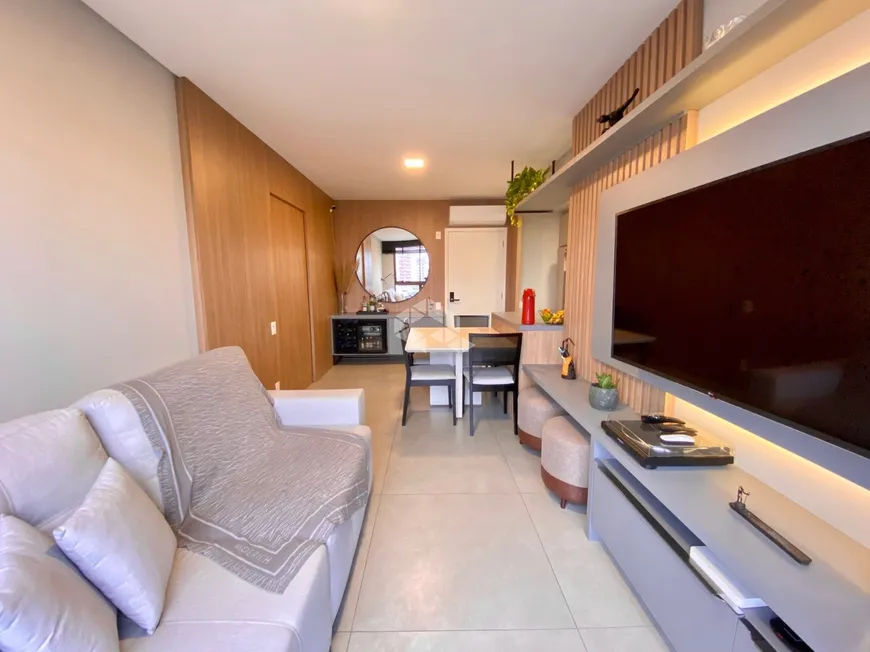 Foto 1 de Apartamento com 2 Quartos à venda, 65m² em Estreito, Florianópolis