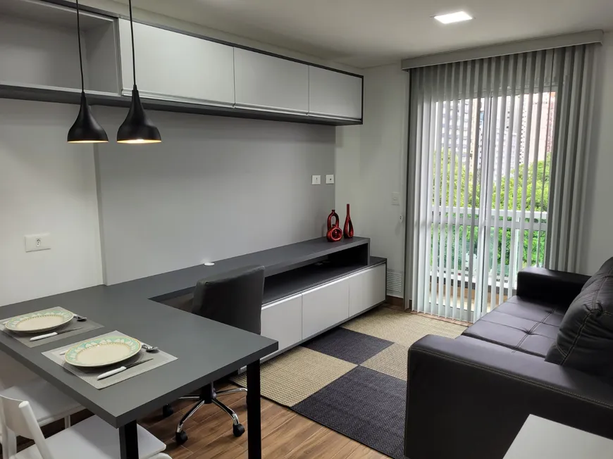 Foto 1 de Apartamento com 1 Quarto para alugar, 35m² em Bigorrilho, Curitiba