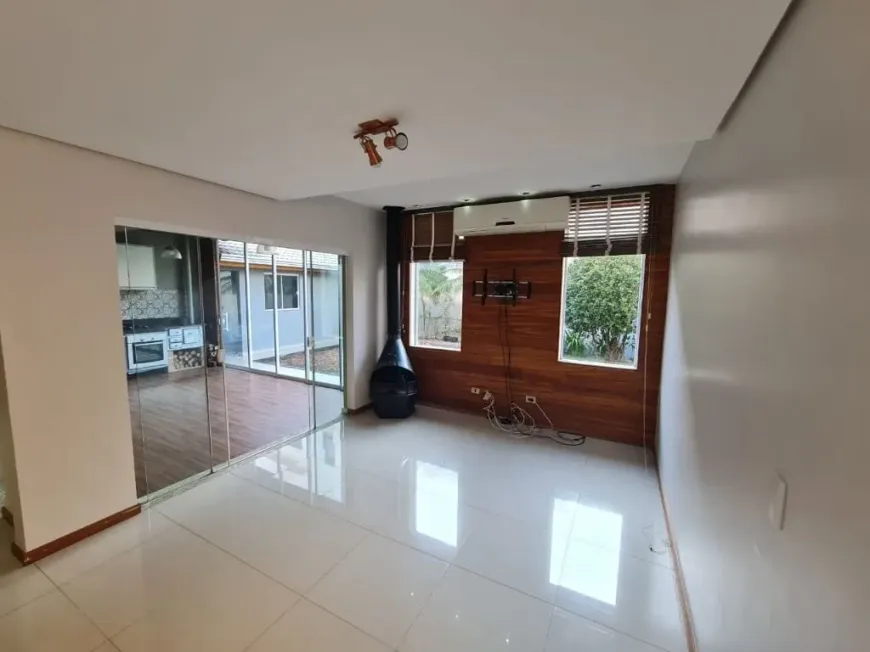 Foto 1 de Casa com 3 Quartos à venda, 233m² em Esperanca, Londrina