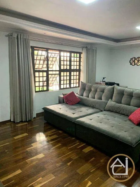 Foto 1 de Casa com 3 Quartos à venda, 220m² em Jardim Pérola, Londrina
