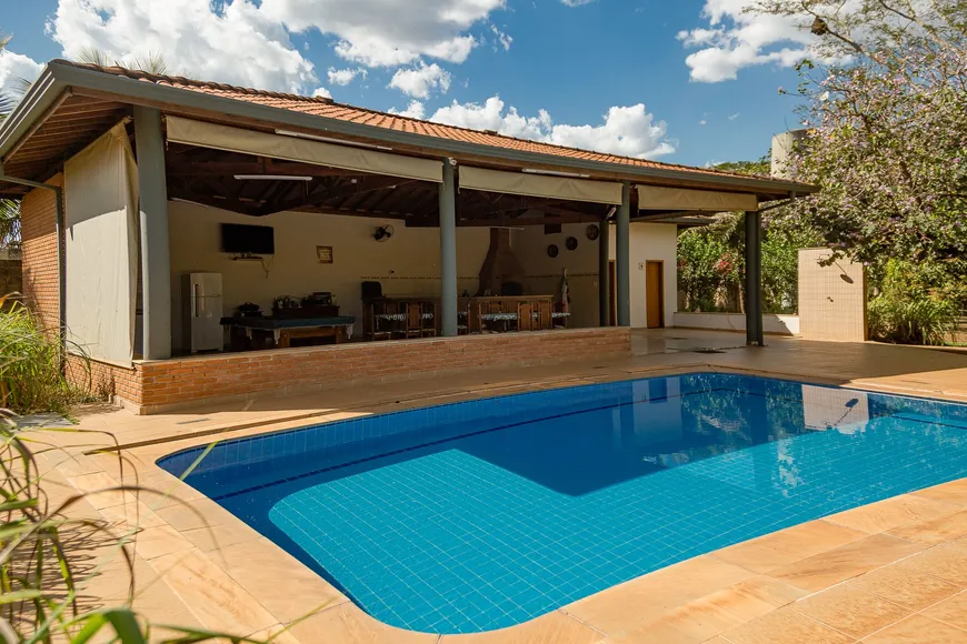 Foto 1 de Fazenda/Sítio com 5 Quartos à venda, 1000m² em Veredas - Serra Azul, Serra Azul