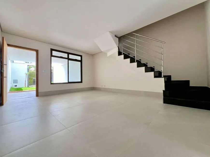 Foto 1 de Casa com 3 Quartos à venda, 120m² em Itapoã, Belo Horizonte