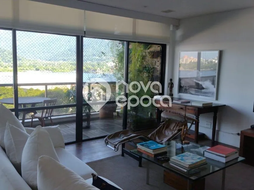 Foto 1 de Apartamento com 3 Quartos à venda, 144m² em Lagoa, Rio de Janeiro