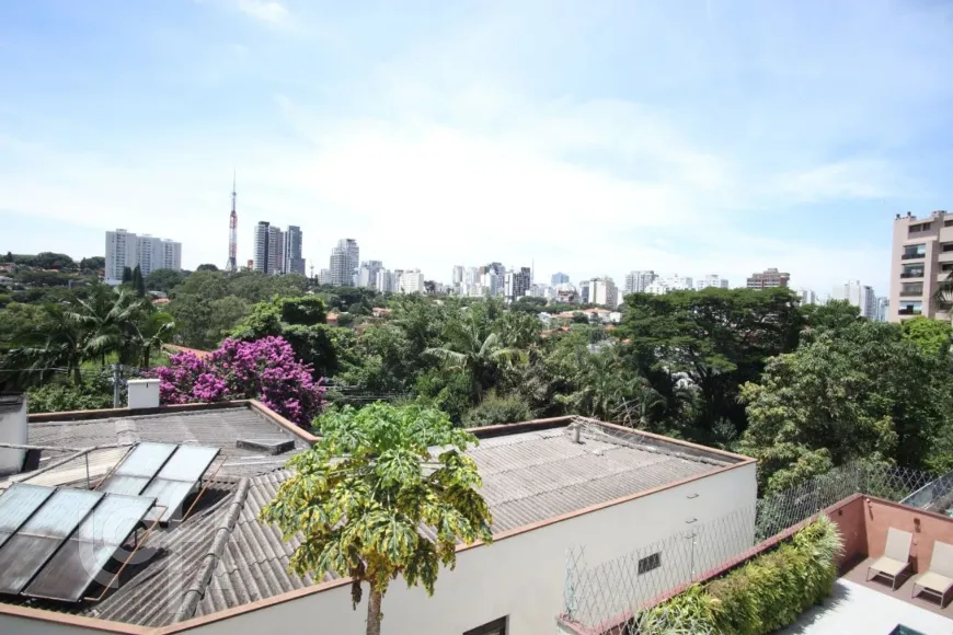 Foto 1 de Casa com 4 Quartos à venda, 332m² em Pinheiros, São Paulo