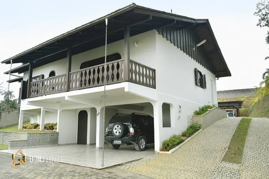 Foto 1 de Casa com 3 Quartos à venda, 400m² em Itoupavazinha, Blumenau